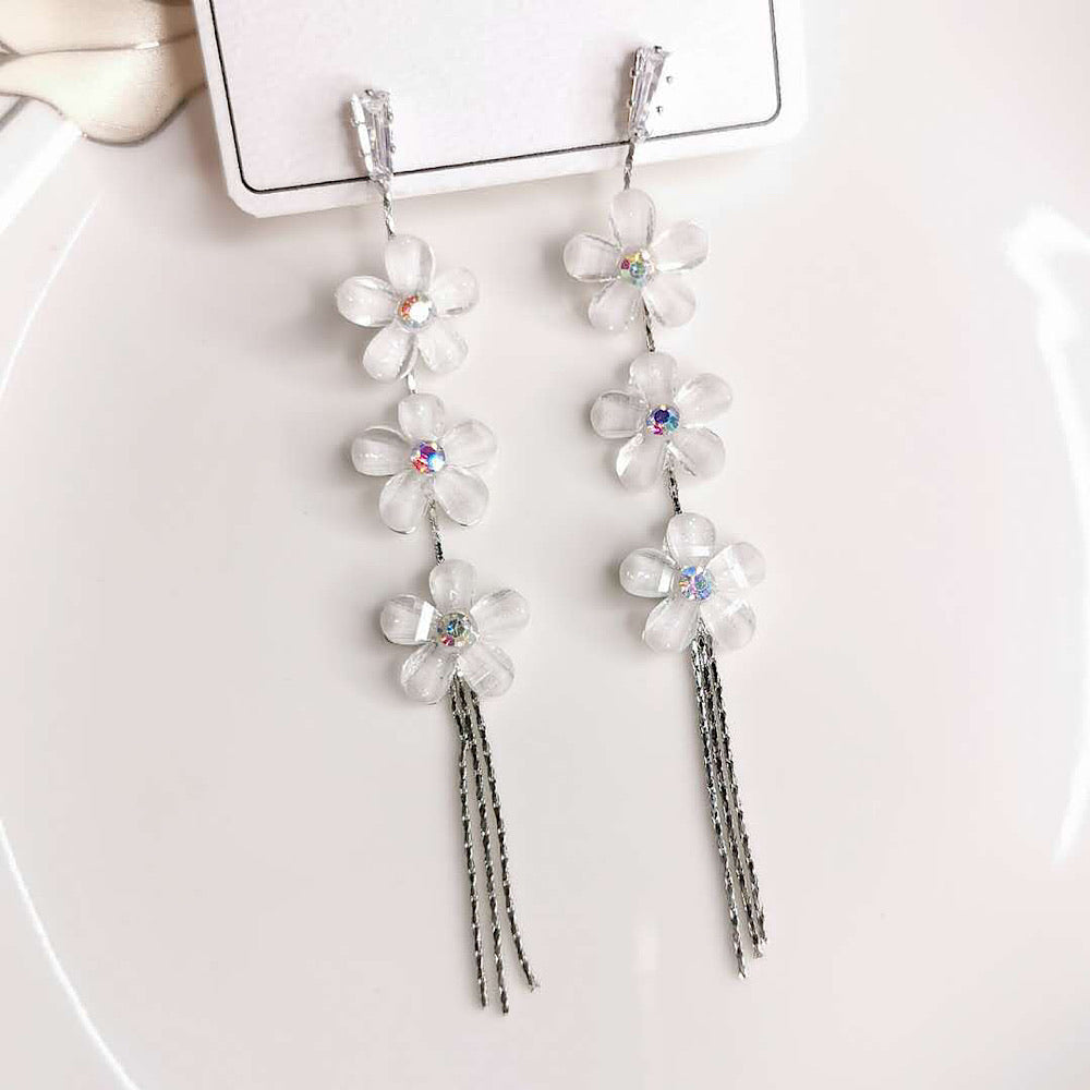 Silver Daisy Garland Earring