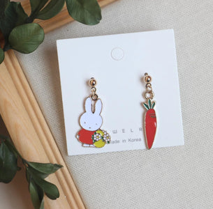 Bunny and Carrot Un-match Earring