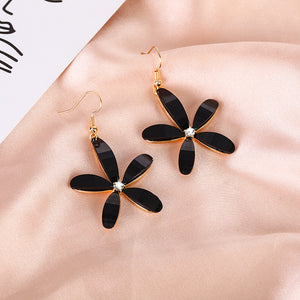 Black Daisy Flower Earring